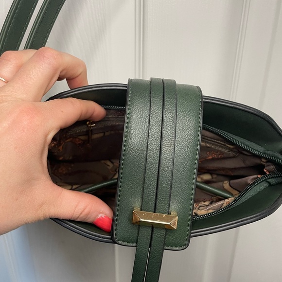 Small green cross body purse - Picture 3 of 4